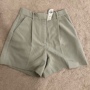 NWT Abercrombie Women's Green Pleated Shorts